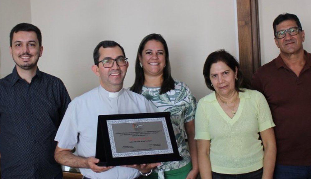 Notícia: Paróquia de Sant’Ana, de Itaúna, recebeu homenagem da Câmara de Itaúna pelos seus 180 anos de fundação