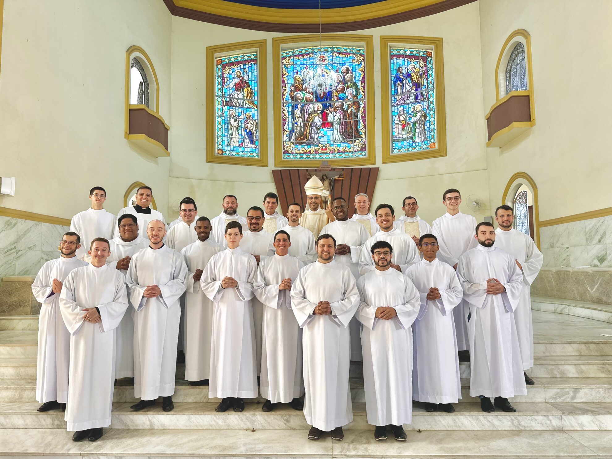 Foto do artigo Seminaristas da etapa teológica são admitidos às Ordens Sacras e recebem Ministérios de Leitor e Acólito