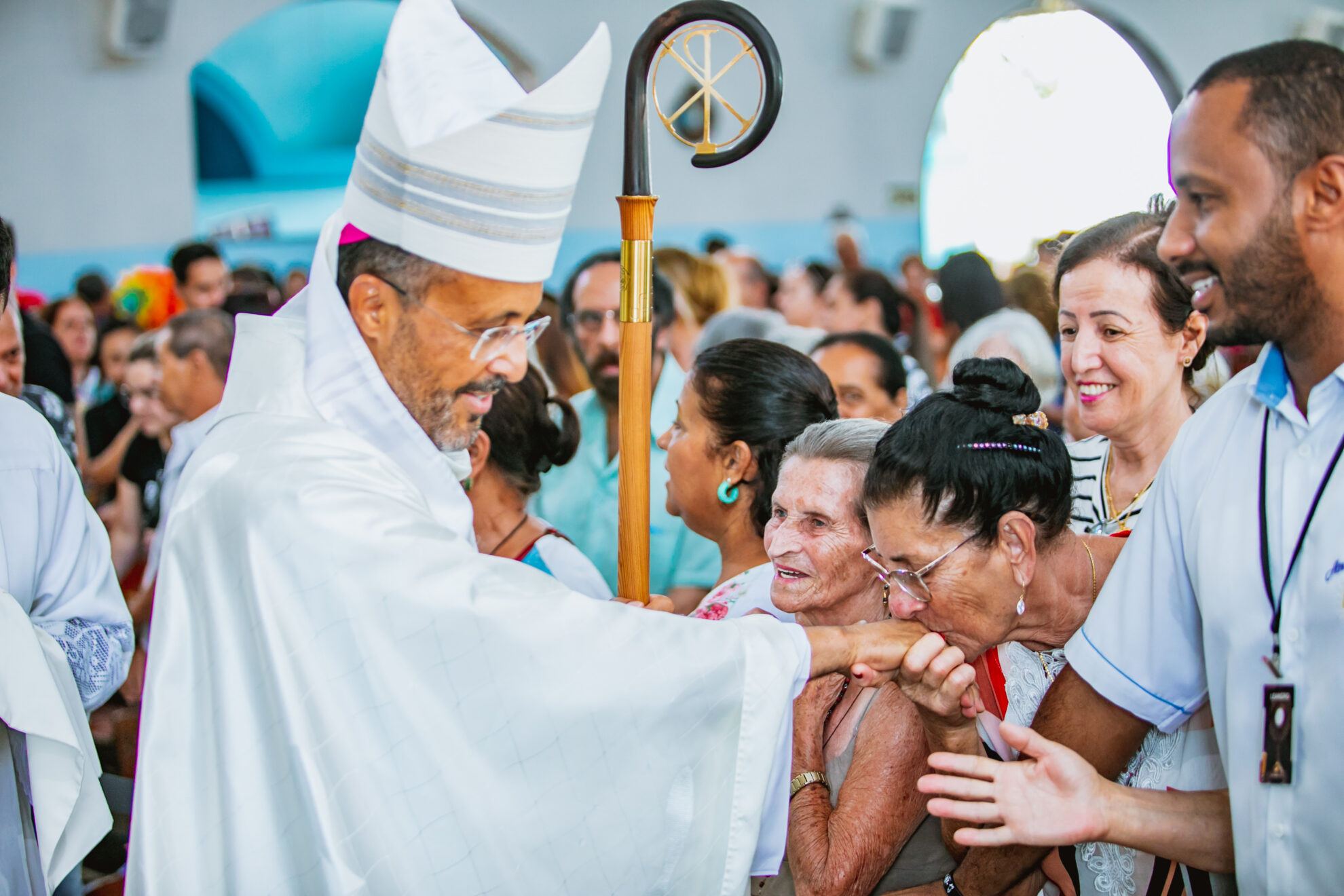 Foto de Dom Geovane preside missa solene no Santuário de Nossa Senhora Aparecida, em Divinópolis