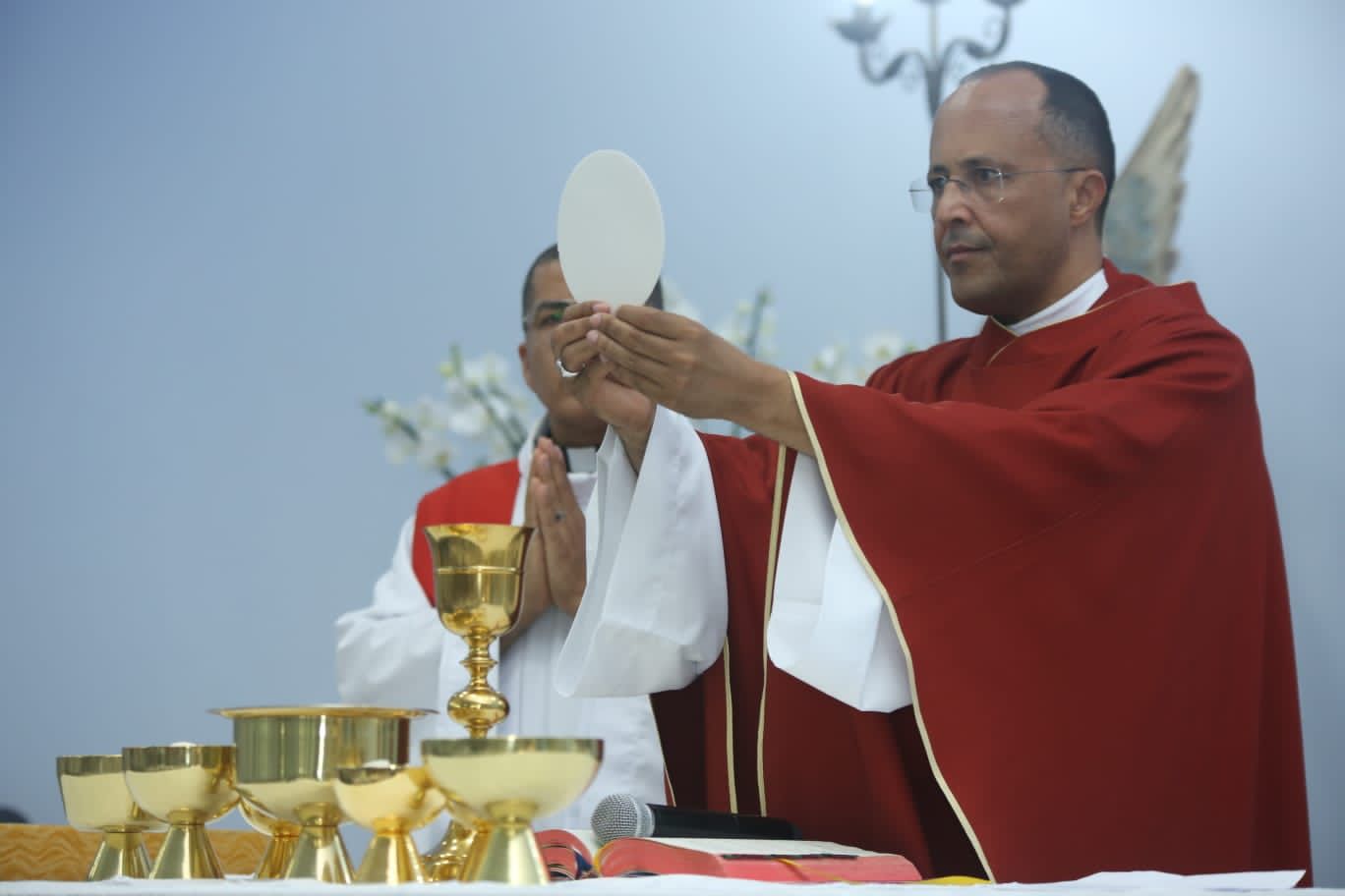 Foto de Dom Geovane Luís preside missa na novena de Nossa Senhora das Graças, em Divinópolis