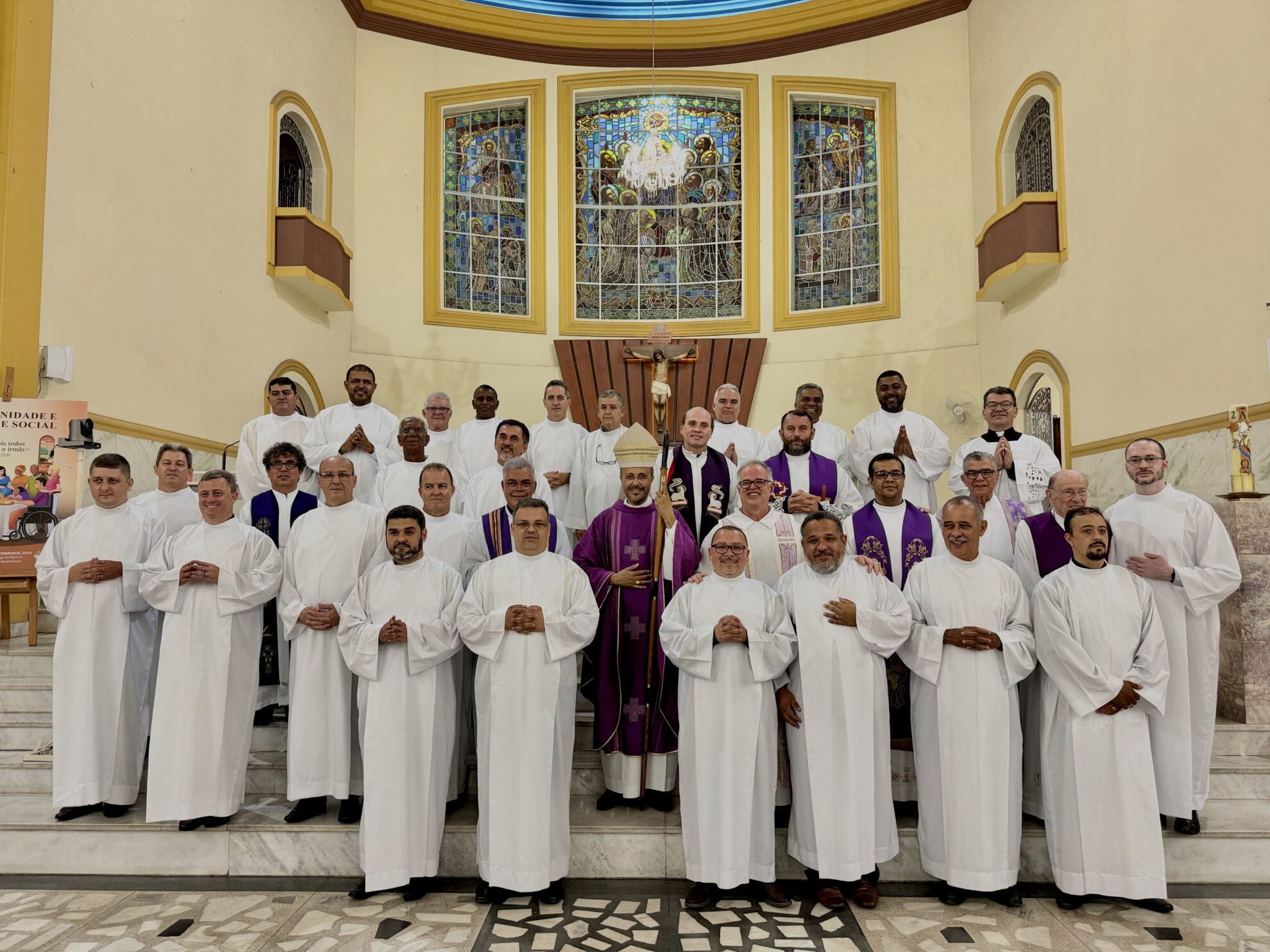 Notícia: Candidatos ao Diaconato Permanente recebem ministério de acólito na Catedral