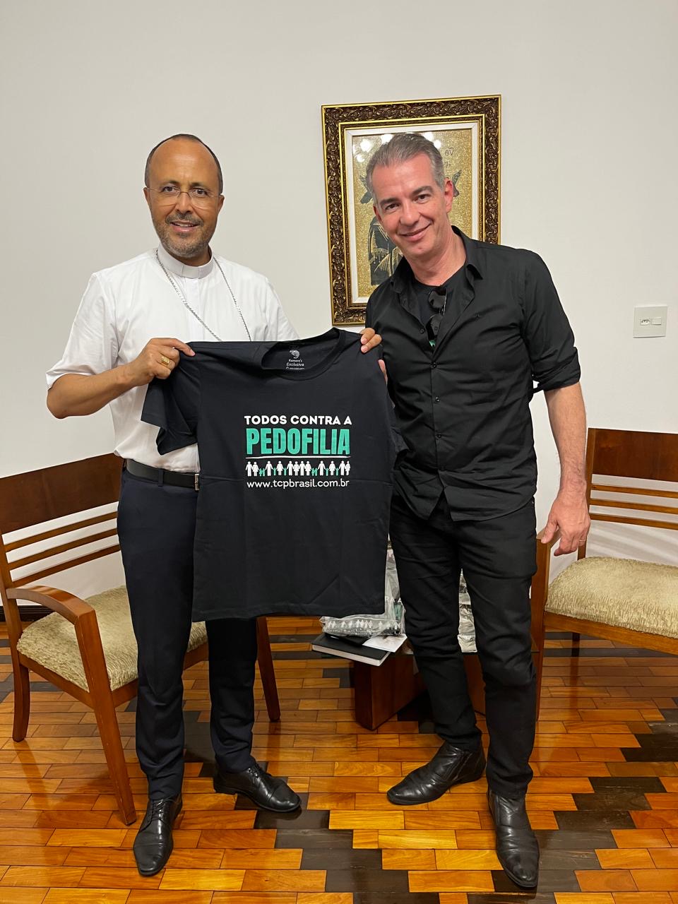 Notícia: Dom Geovane Luís recebe visita do promotor Carlos José e Silva Fortes