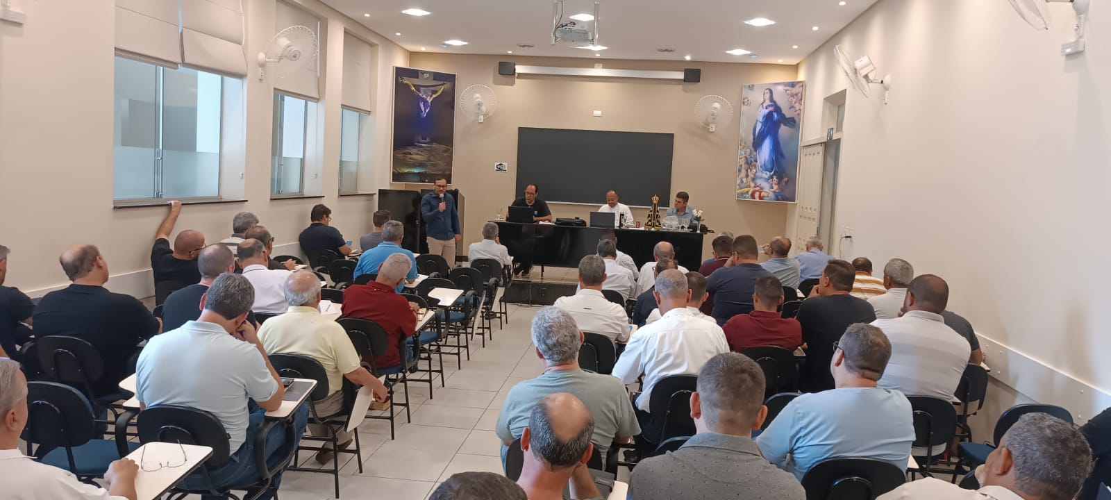 Foto de Reunião Geral do Clero da Diocese de Divinópolis: Primeira Participação dos Diáconos Permanentes