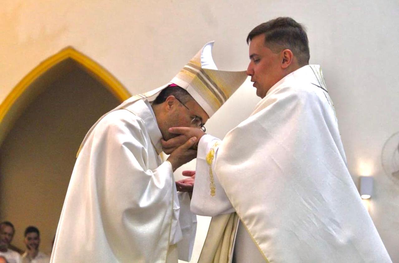 Foto de Homilia na Ordenação Presbiteral do Diácono Leonardo Ezequiel, em Carmo do Cajuru