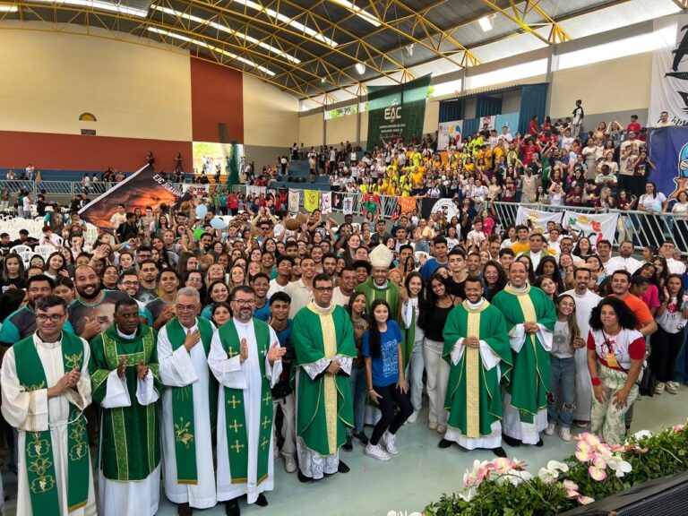 Foto de DNJ 2024 reúne três mil jovens em Itapecerica