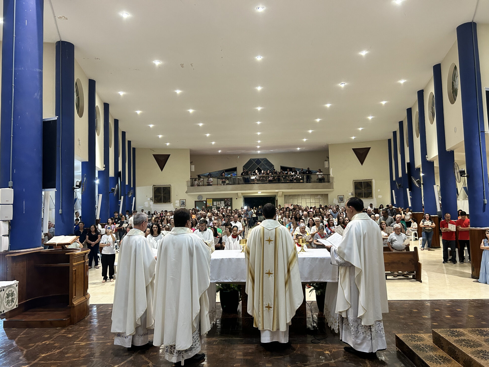 Notícia: Dedicação do Altar e da Matriz Nossa Senhora de Fátima