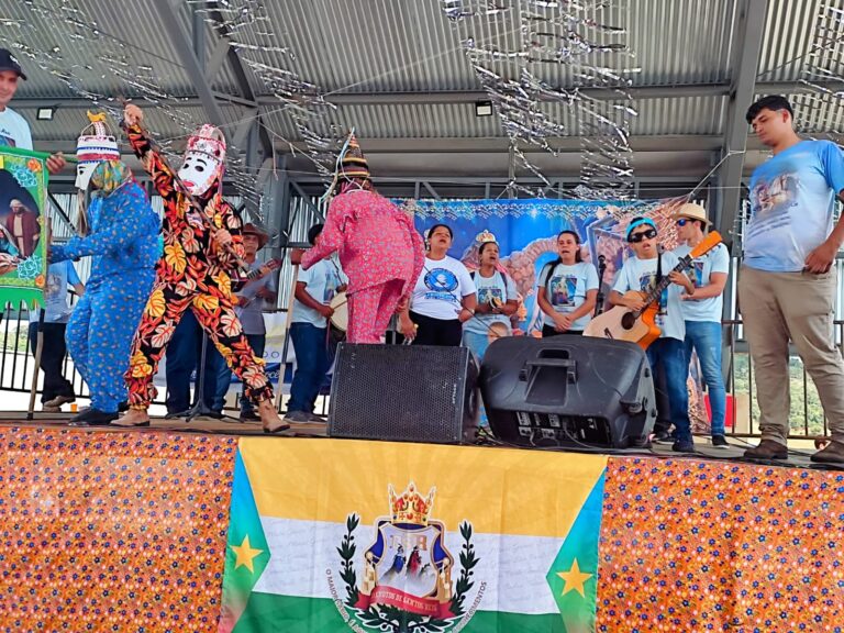 Foto de Quinto encontro de folia de Reis é realizado em Leandro Ferreira