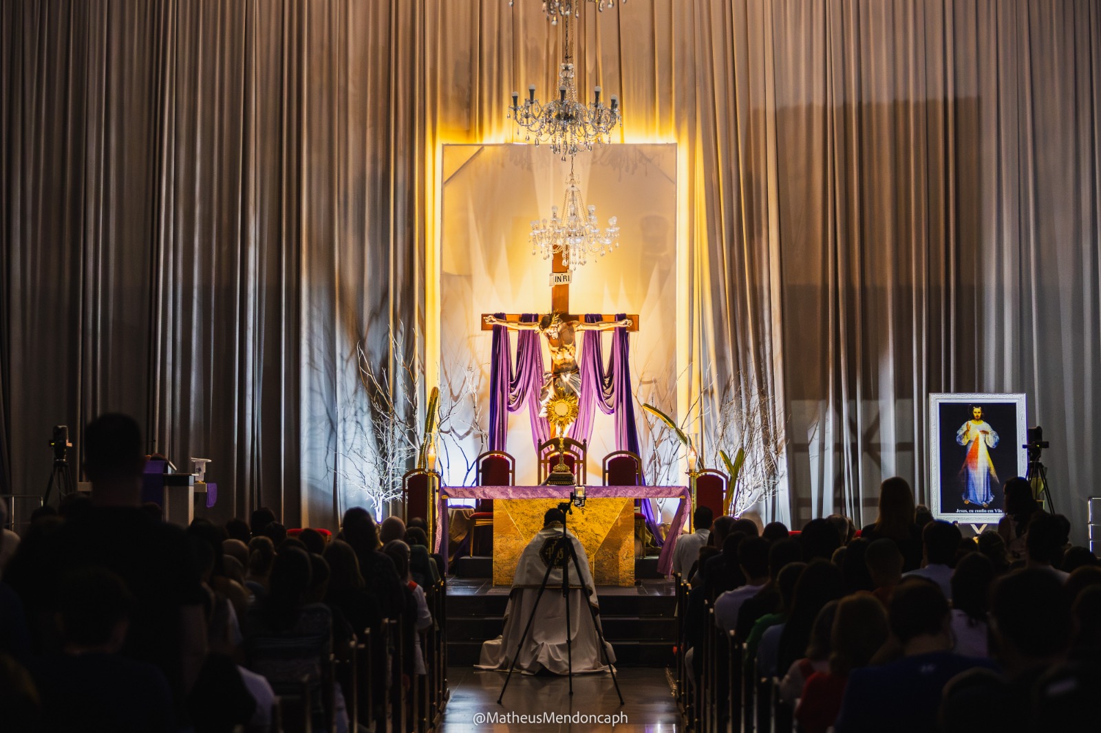 Notícia: Paróquia Nossa Senhora Aparecida promove caminhada penitencial na Sexta-feira da Paixão