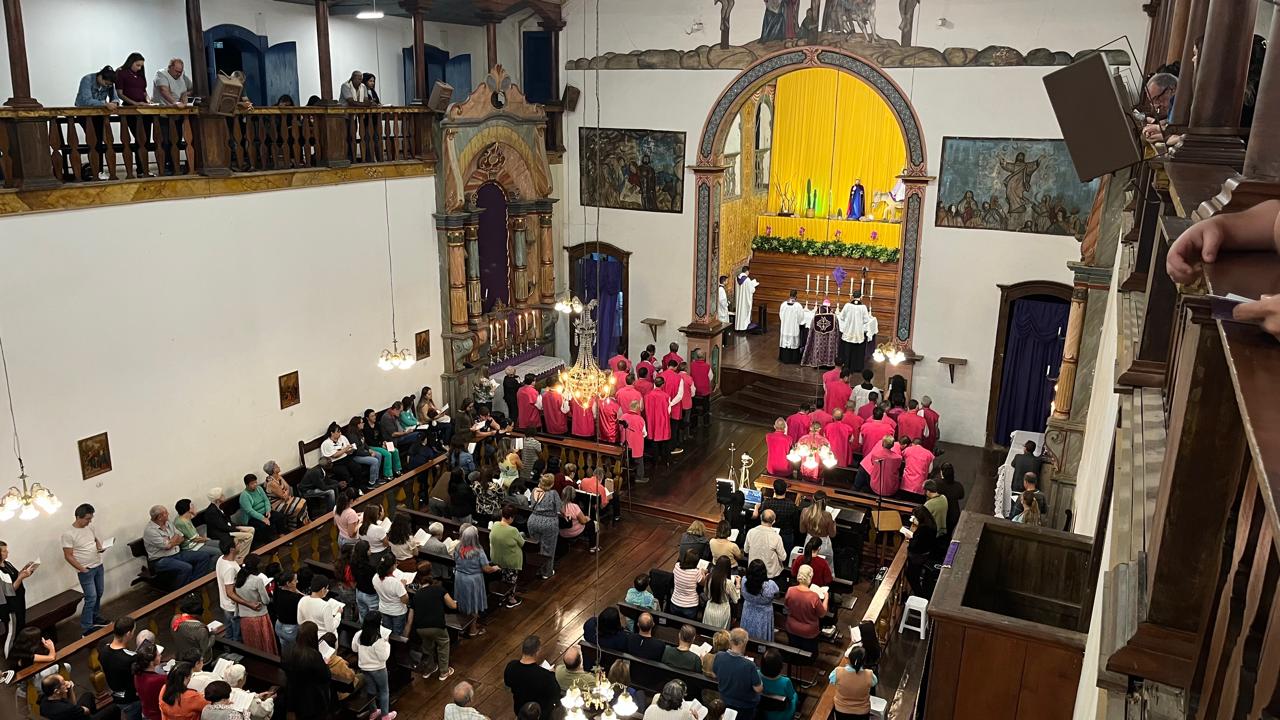 Notícia: Tesouro da Arte Sacra de Itapecerica compõe quadros do Setenário das Dores