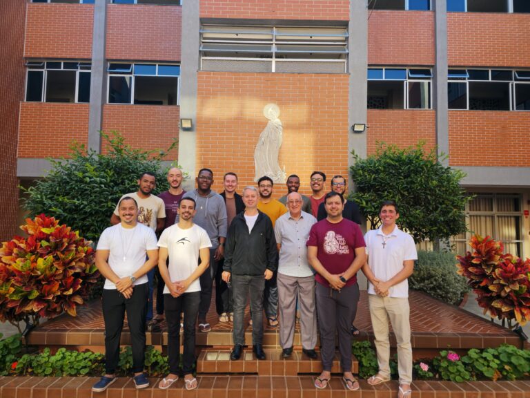 Foto de Seminaristas da etapa de Teologia da Diocese de Divinópolis participam de retiro