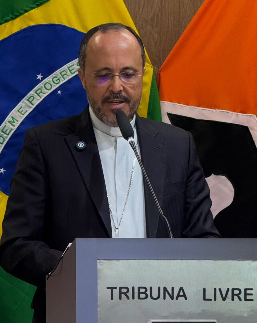 Foto de Dom Geovane usa tribuna da Câmara para falar da Campanha Junho Verde da CNBB