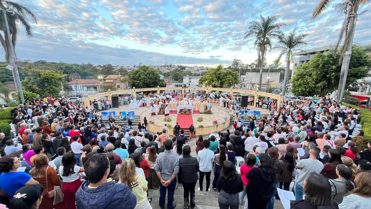 Foto de Missa Jubilar da Forania Nossa Senhora do Carmo reúne centenas de fiéis em Cajuru