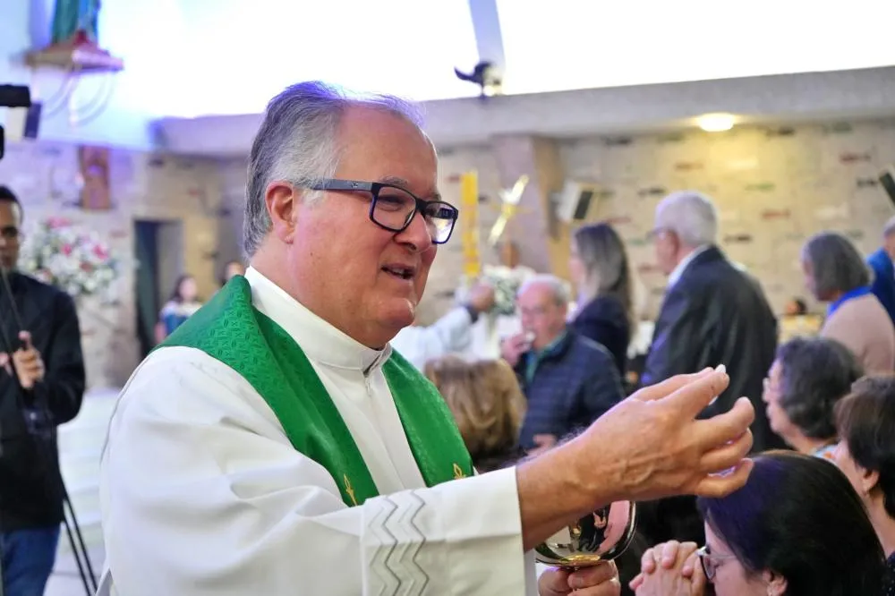 Foto de Monsenhor Paulo Pereira completa 40 anos de Ministério Presbiteral