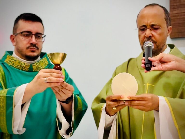 Foto de Comunidade N.S de Lourdes em Nova Serrana celebra 85 anos com presença do bispo