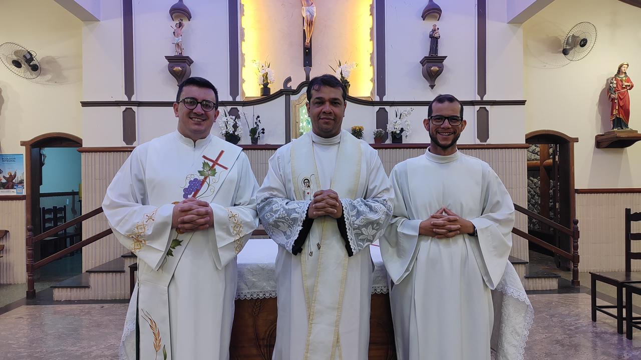 Foto de Henrique Teodoro e Ronivon Amorim passam por retiro espiritual preparatório