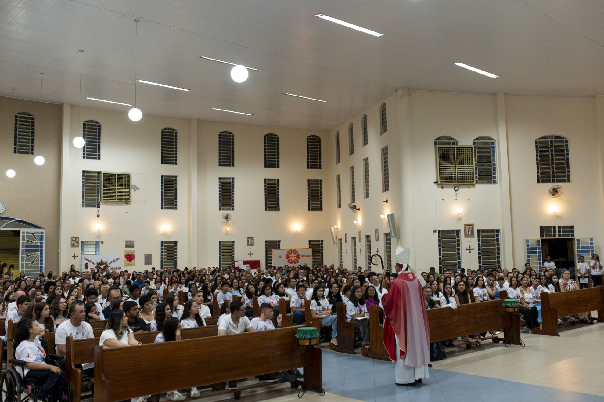 Foto de Bispo realiza sacramento da Crisma em Paróquias da Diocese de Divinópolis