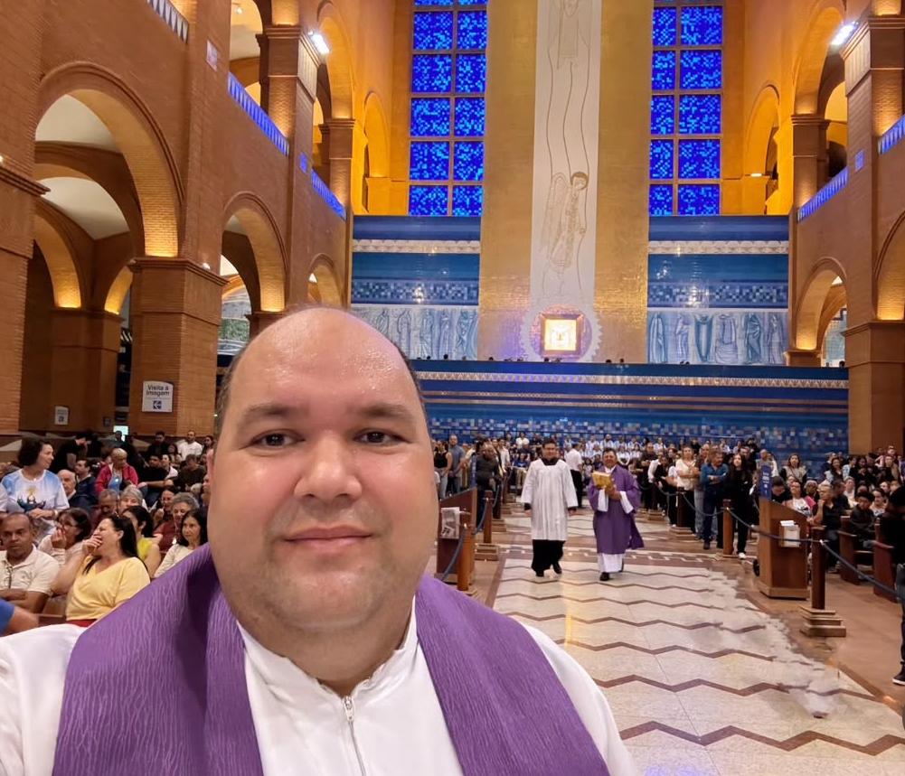 Foto de Padre Guilherme Machado celebra Fiéis Defuntos em Aparecida/SP