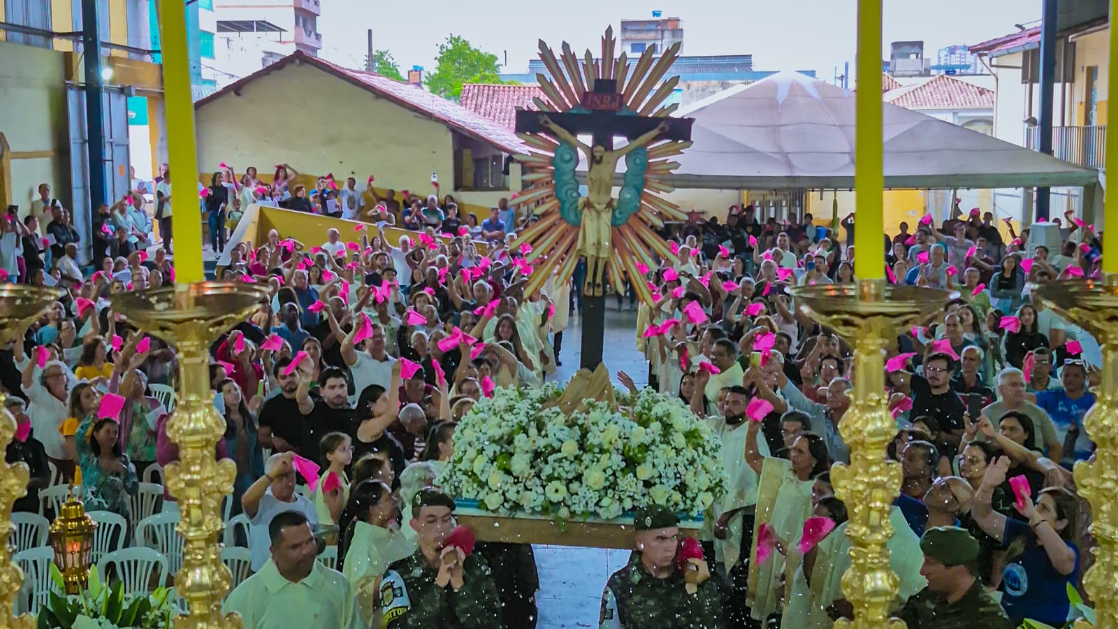 Foto de Imagem peregrina do Senhor Bom Jesus de Congonhas chega a Divinópolis em celebração festiva