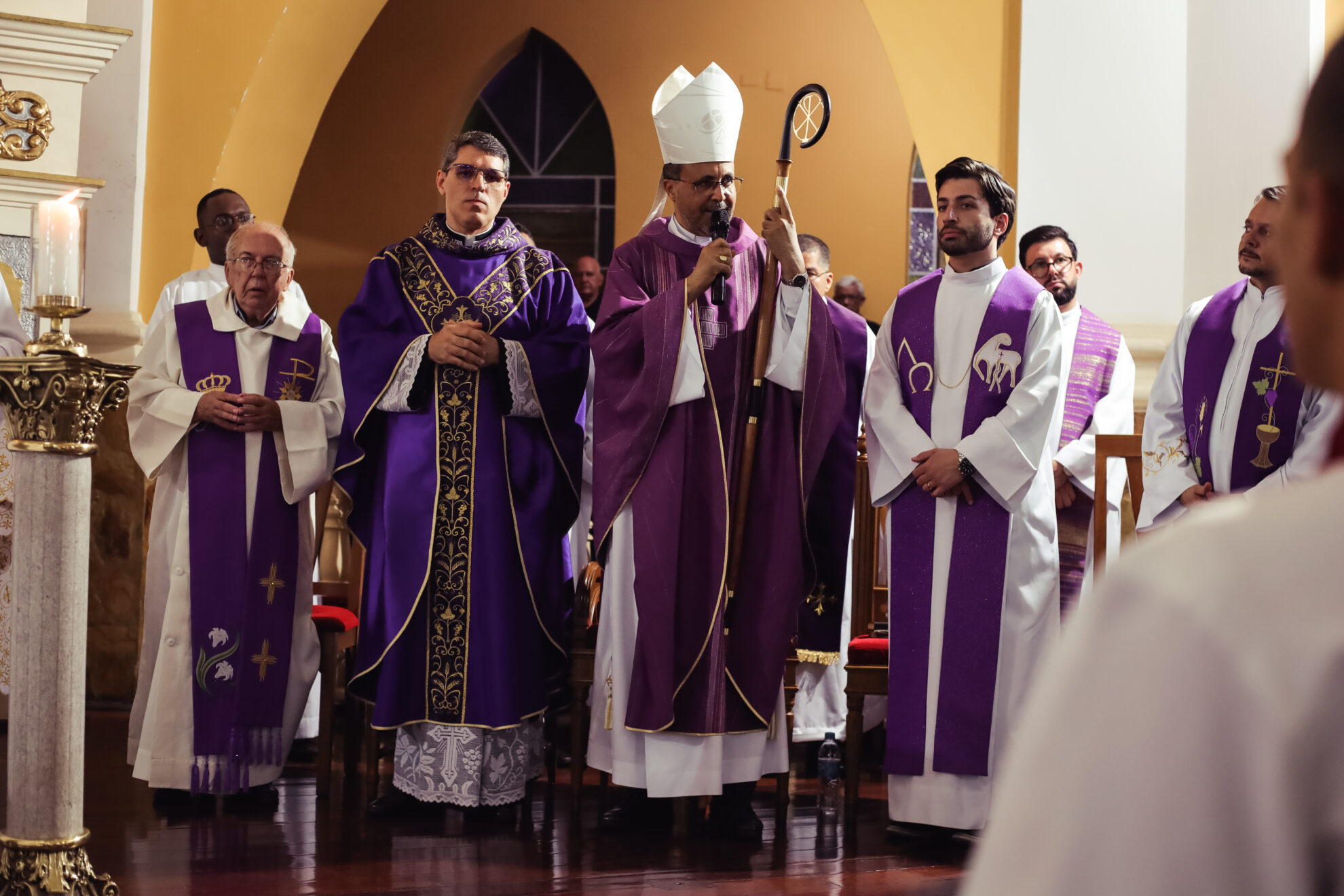 Notícia: Padre Cristiano Alisson inicia missão presbiteral na Paróquia Nossa Senhora do Carmo em Carmo do Cajuru