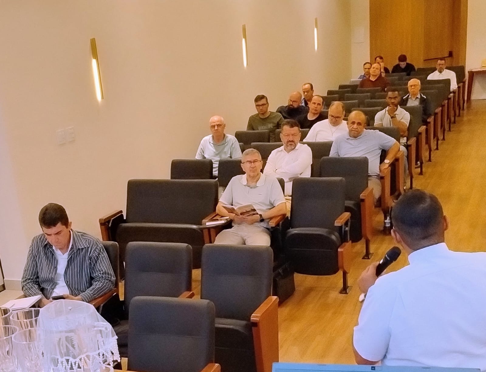 Foto de Encontro dos Presbíteros é realizado na Cúria