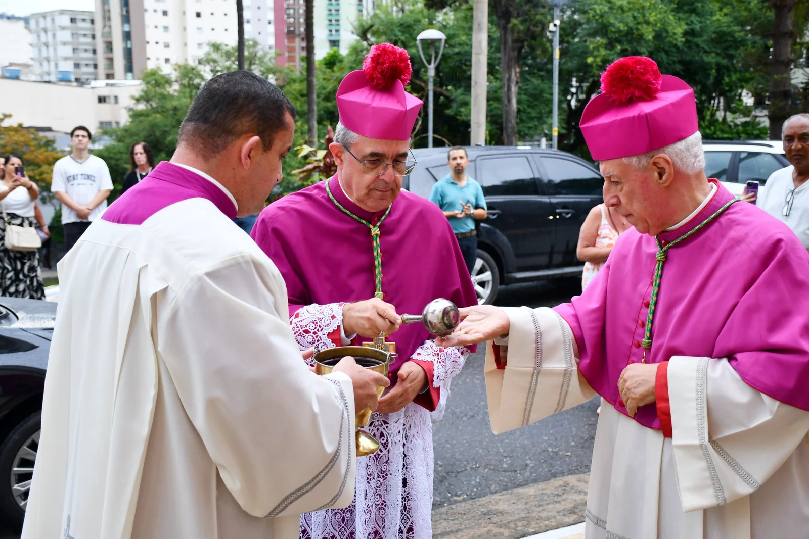 Notícia: Dom Marco Aurélio Gubiotti inicia ministério como Arcebispo Metropolitano de Juiz de Fora