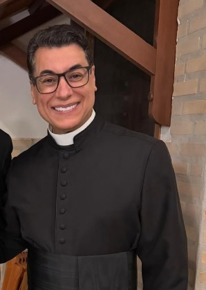Notícia: Padre Chrystian Shankar será agraciado com Medalha da Inconfidência
