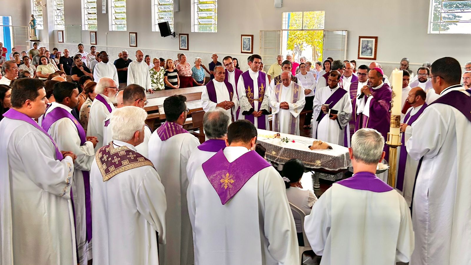 Notícia: Diocese de Divinópolis se despede do Pe. José Renilson