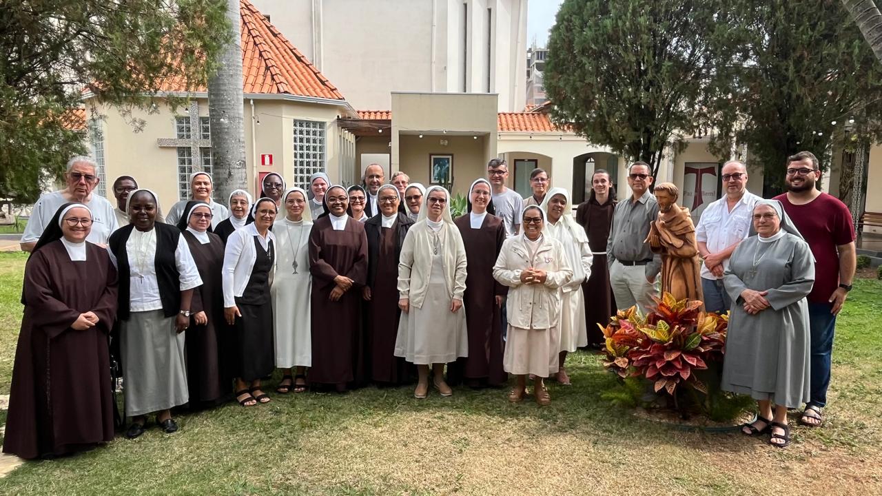 Notícia: Centro Franciscano sedia encontro diocesano do núcleo da Conferência dos Religiosos do Brasil
