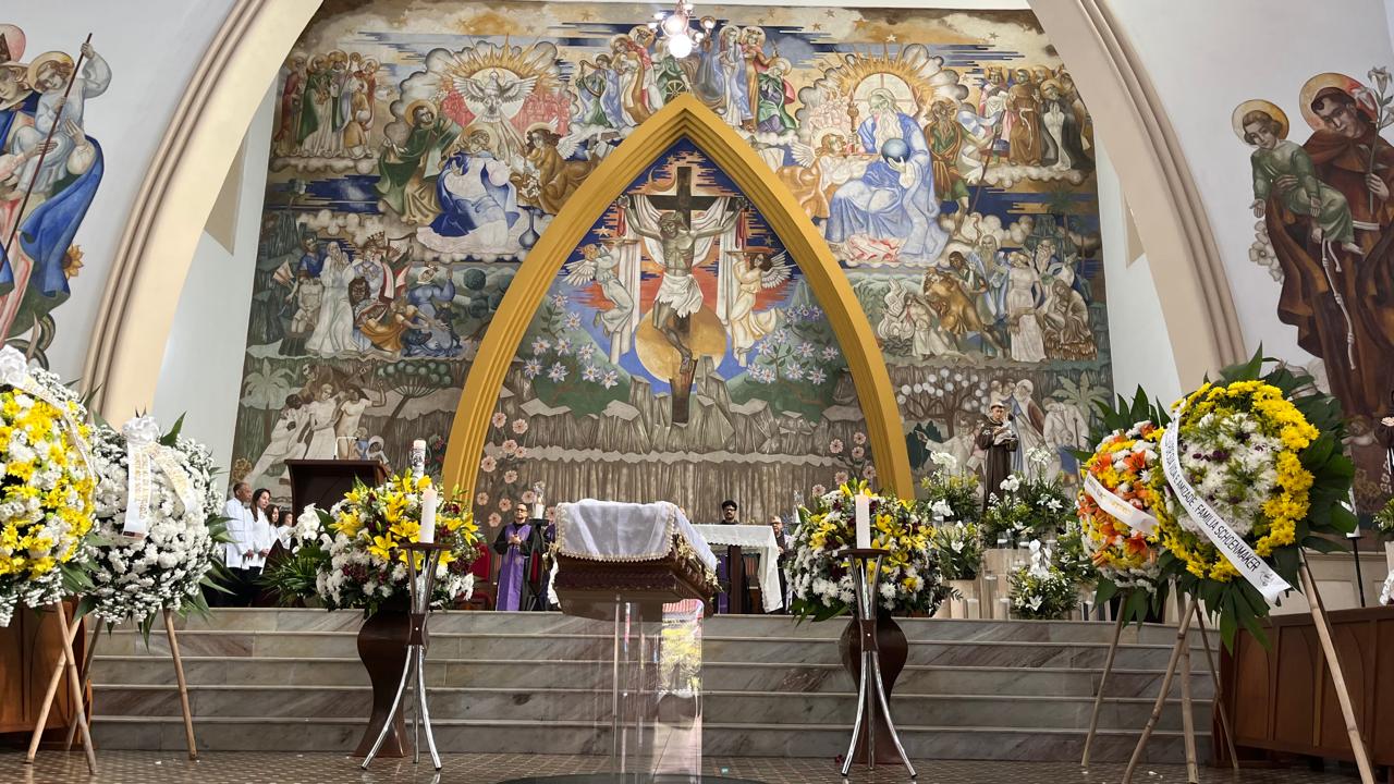 Foto de Franciscanos realizam missa de corpo presente de Frei Eliseu Tijdink: enterro será em Belo Horizonte no início da tarde