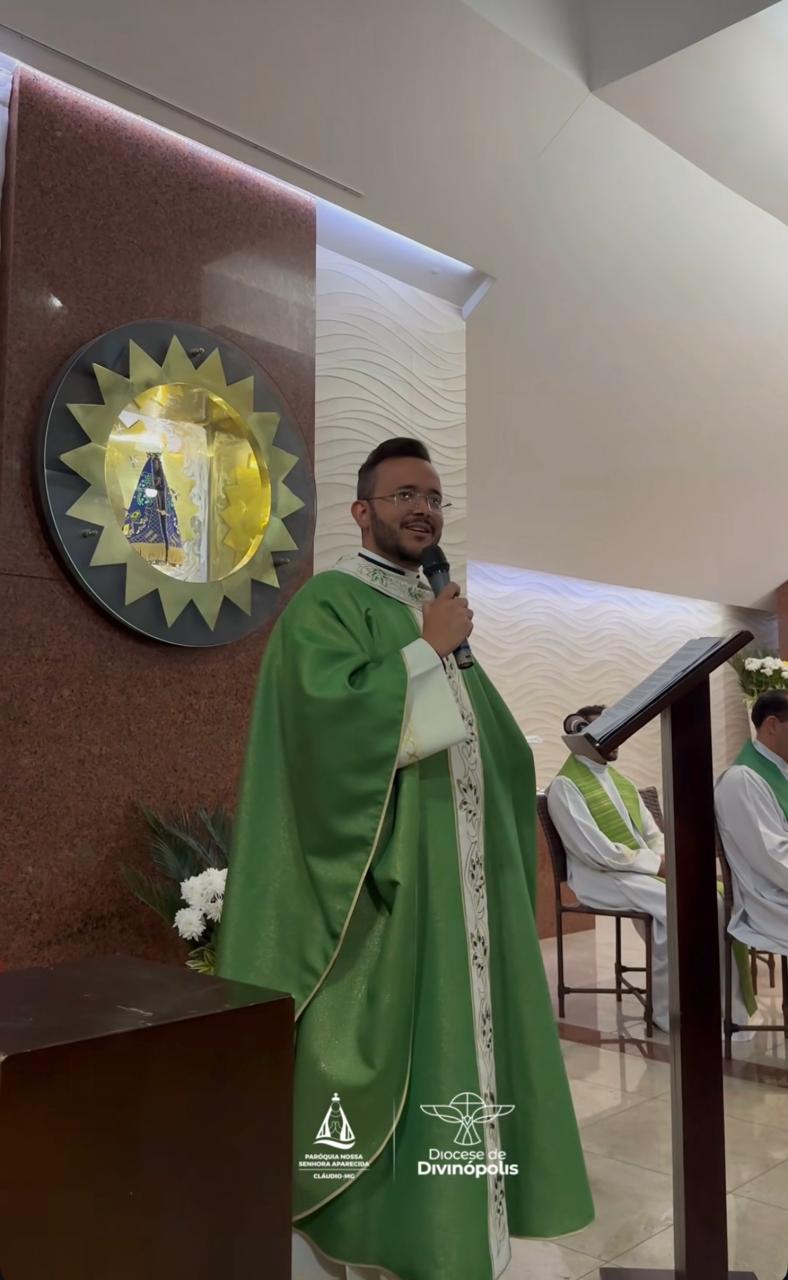 Foto de Padre Guilherme inicia missão presbiteral como pároco da Igreja Nossa Senhora Aparecida em Cláudio