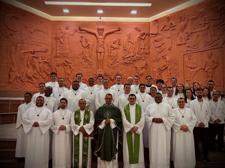 Foto de Seminaristas da Diocese de Divinópolis concluem experiência missionária em Nova Serrana