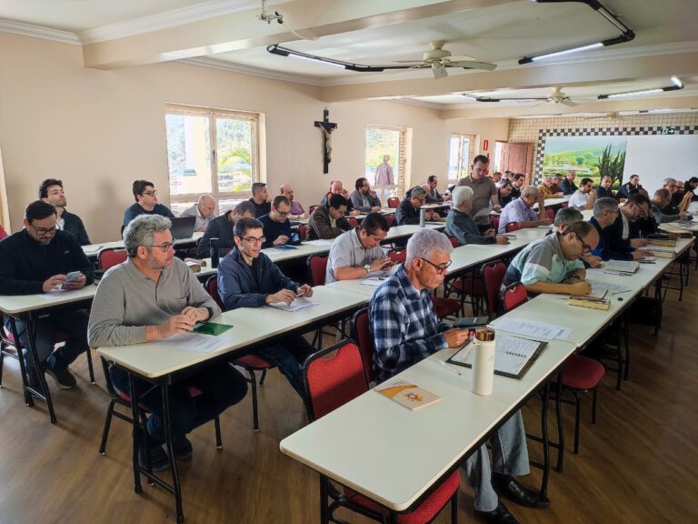 Foto de Clero de Divinópolis participa de retiro espiritual em Cachoeira do Campo
