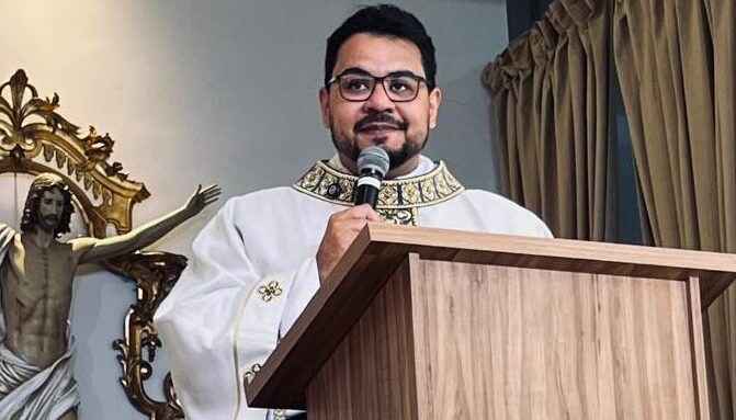 Foto de Rogério Rafael Mendes é o novo padre ordenado na Diocese de Divinópolis neste sábado (22/08)